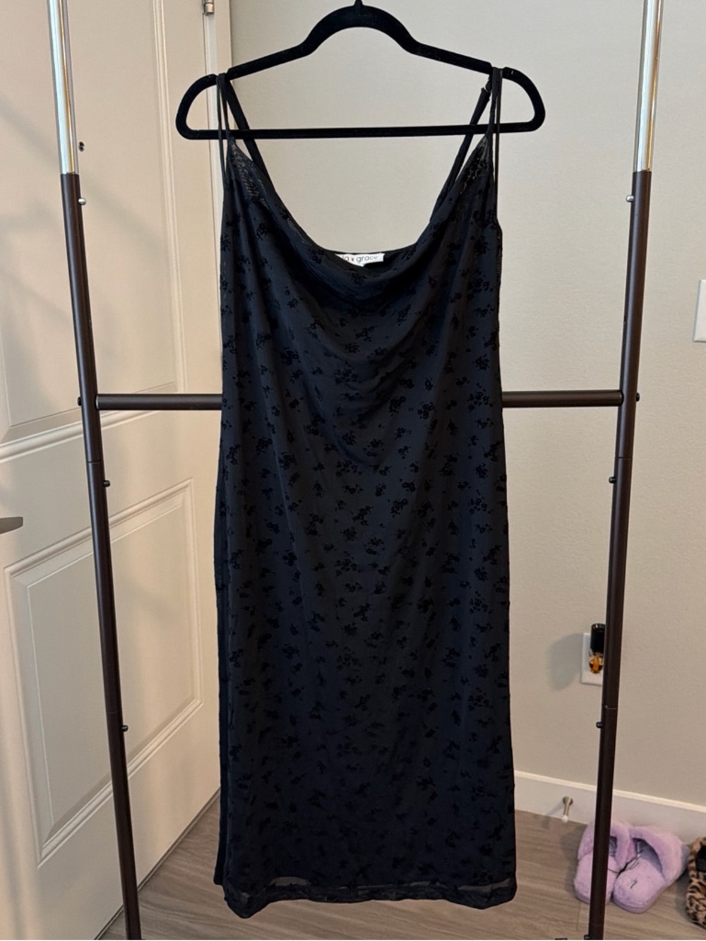 Slip Midi Dress in Black - Unbranded